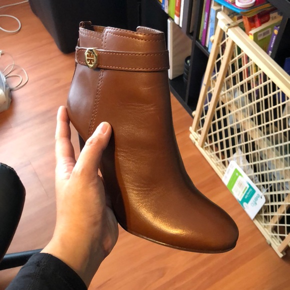 Tory Burch Bristol Logo Bootie - Picture 5 of 5